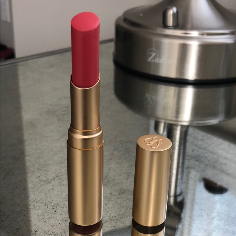 Too Faced La Creme Lipstick Shade: Coral Fire
